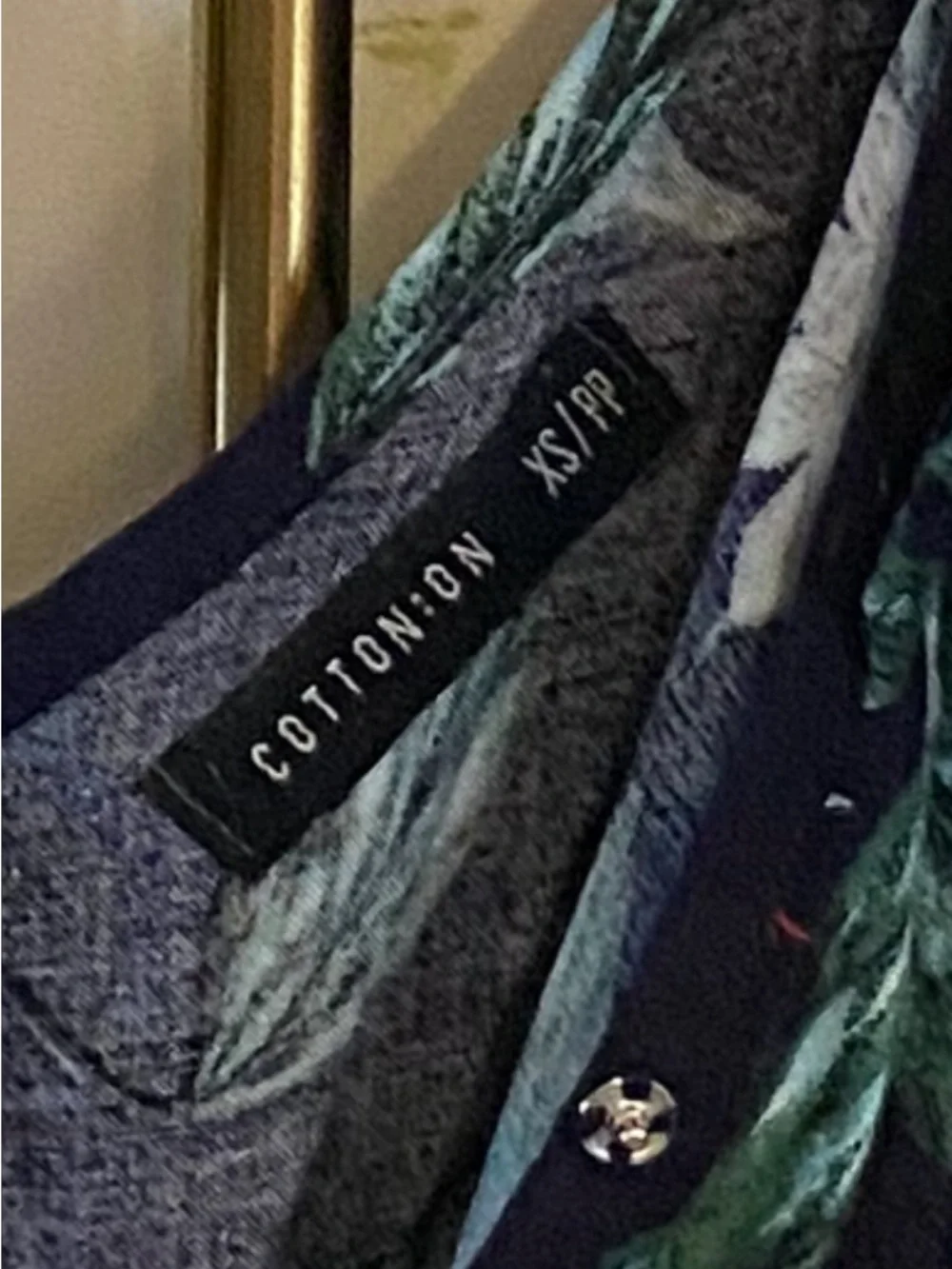 Cotton On Off-Shoulder Flutter Sleeve Floral peekaboo Front Dress Island Resort - Picture 10 of 10